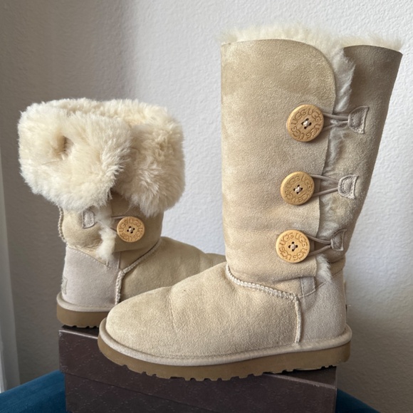 UGG boots - Picture 12 of 12